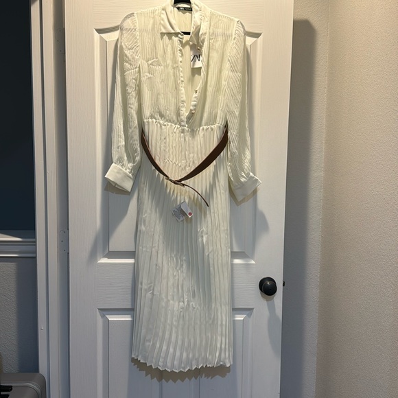 Zara cream pleated midi dress with brown belt - Picture 2 of 9